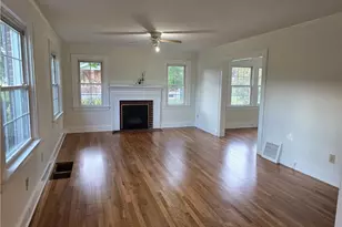607 W Main St, Pilot Mountain, NC 27041 - Photo 9