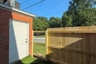 1315 Meadowview Rd, Greensboro, NC 27403 - Photo 9