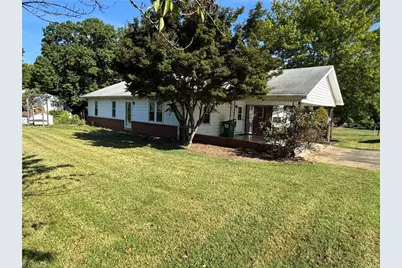 200 W King Street, King, NC 27021 - Photo 5
