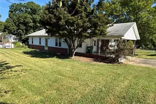 200 W King St, King, NC 27021 - Photo 5