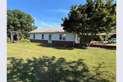 200 W King Street, King, NC 27021 - Photo 1