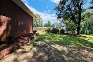 1031 Country Ln, Winston-Salem, NC 27107 - Photo 45