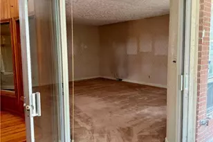 1031 Country Ln, Winston-Salem, NC 27107 - Photo 11