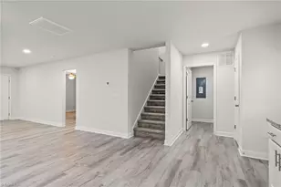 3902 Fairall Dr, Greensboro, NC 27401 - Photo 9