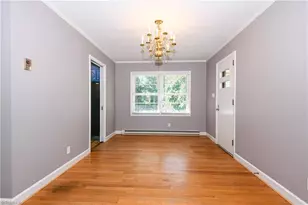 4025 Sedgewood Ln, Greensboro, NC 27407 - Photo 7