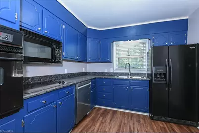 4025 Sedgewood Lane, Greensboro, NC 27407 - Photo 9