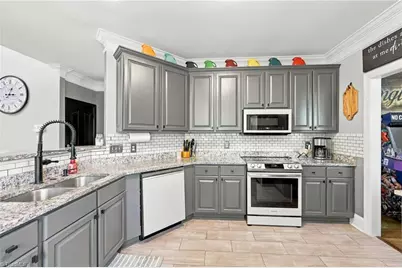 6625 Barton Creek Drive, Whitsett, NC 27377 - Photo 9