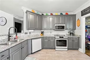 6625 Barton Creek Dr, Whitsett, NC 27377 - Photo 9