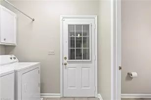 404 Drexmore Ct, Winston-Salem, NC 27103 - Photo 15