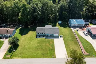 725 Beech St, Yadkinville, NC 27055 - Photo 5