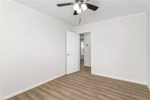 1054 Sutton Rd, Greensboro, NC 27406 - Photo 25