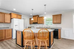 1054 Sutton Rd, Greensboro, NC 27406 - Photo 9