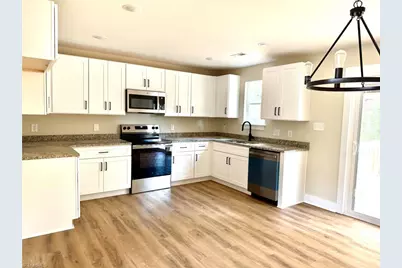 1045 W Holly Hill Road, Thomasville, NC 27360 - Photo 3