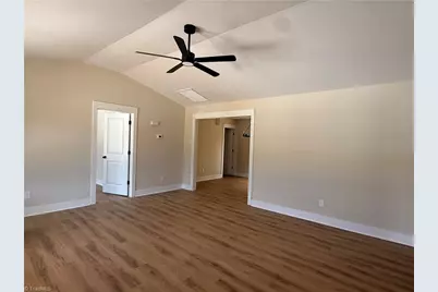 1047 W Holly Hill Road, Thomasville, NC 27360 - Photo 3