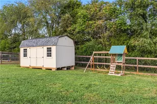 2554 Snider Rd, Yadkinville, NC 27055 - Photo 25