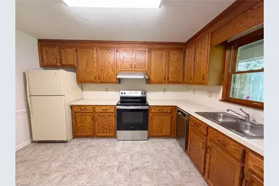 805 Brickwood Court, Winston-Salem, NC 27127 - Photo 3