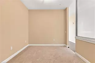 201 Elm St, Greensboro, NC 27401 - Photo 9