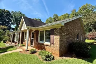 1712 Beaucrest Ave, High Point, NC 27265 - Photo 3