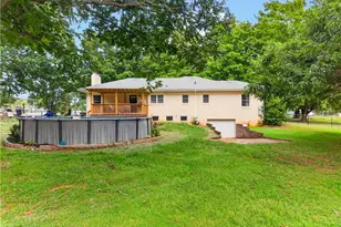8171 Hillsville Rd, Sophia, NC 27350 - Photo 23