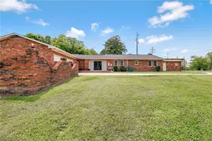 7549 Sunnyvale Dr, High Point, NC 27265 - Photo 33