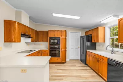8140 Baux Mountain Road, Germanton, NC 27019 - Photo 15