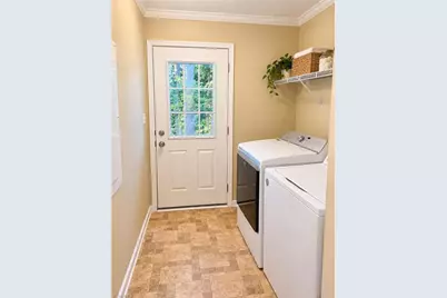 2005 Circleview Drive, Greensboro, NC 27406 - Photo 9