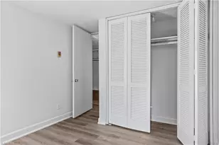 1805 S Hawthorne Rd, Winston-Salem, NC 27103 - Photo 17