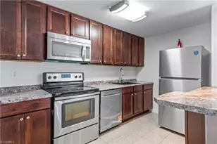 1805 S Hawthorne Rd, Winston-Salem, NC 27103 - Photo 1