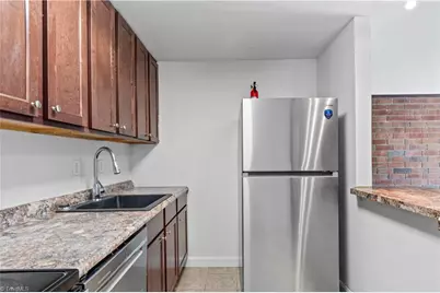 1805 S Hawthorne Road, Winston-Salem, NC 27103 - Photo 9