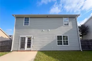 2722 Quail Oaks Dr, Greensboro, NC 27405 - Photo 5