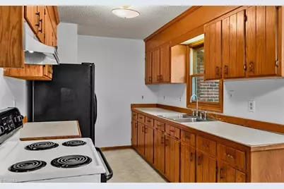 522 Raleigh Avenue, Liberty, NC 27298 - Photo 13