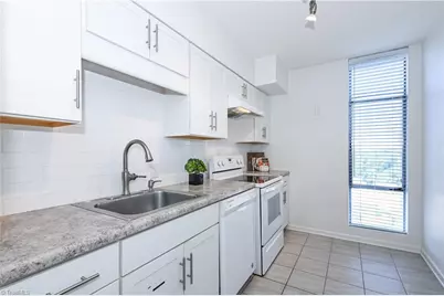 1101 N Elm Street #903, Greensboro, NC 27401 - Photo 17