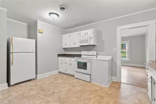 1117 Northwood St, Greensboro, NC 27408 - Photo 9
