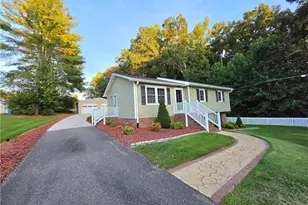 127 Miller St, Mount Airy, NC 27030 - Photo 7