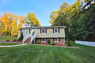 127 Miller St, Mount Airy, NC 27030 - Photo 5