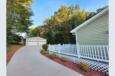 127 Miller Street, Mount Airy, NC 27030 - Photo 9