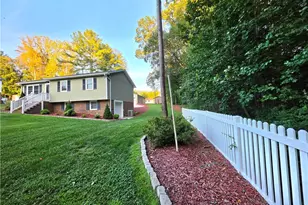 127 Miller St, Mount Airy, NC 27030 - Photo 3