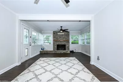 3917 W Friendly Avenue, Greensboro, NC 27410 - Photo 17
