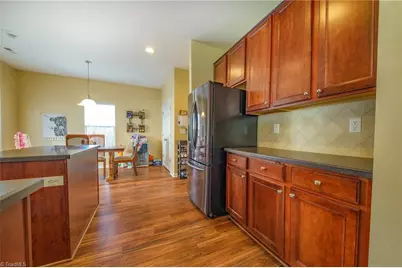 6415 Hedgewood Lane, High Point, NC 27265 - Photo 17