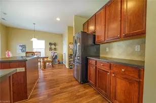 6415 Hedgewood Ln, High Point, NC 27265 - Photo 17