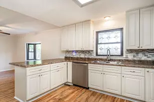 933 Graham St, Burlington, NC 27217 - Photo 11