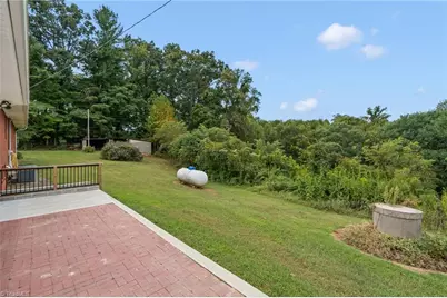 3827 Nc Highway 772, Walnut Cove, NC 27052 - Photo 33