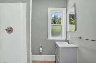130 Tate St, Greensboro, NC 27403 - Photo 11