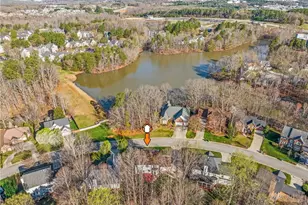 3204 Peninsula Dr, High Point, NC 27282 - Photo 47