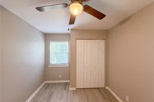 2219 Shadow Valley Rd, High Point, NC 27265 - Photo 3