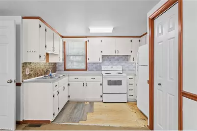 1911 Tucker Street, Burlington, NC 27215 - Photo 31