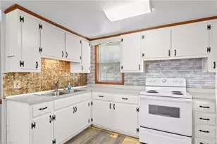 1911 Tucker St, Burlington, NC 27215 - Photo 33