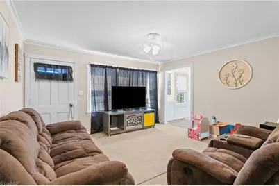 1911 Tucker Street, Burlington, NC 27215 - Photo 15