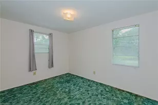 469 Lakeview Dr, Burlington, NC 27215 - Photo 19