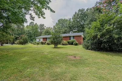 469 Lakeview Drive, Burlington, NC 27215 - Photo 5